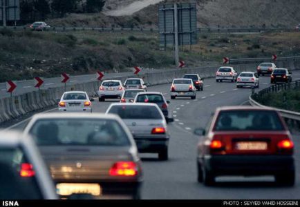 پایش پهپادی خودروهای متخلف در محورهای سمنان/ ترافیک پرحجم در بزرگراه امام رضا(ع)