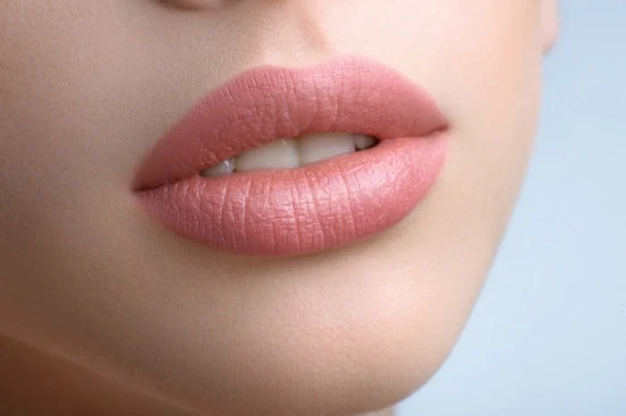 پوست بهترین رنگ لب برای پوست با لک - لب هایی زیبا و افسون کننده با رنگ لب مناسب!