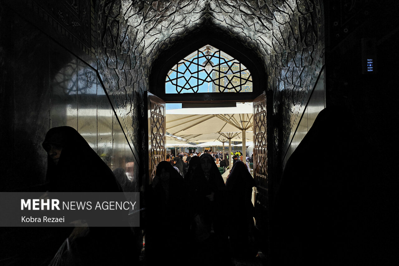 زیارت حرم امام رضا(ع) بنیان گذار تحولی عمیق در زندگی است