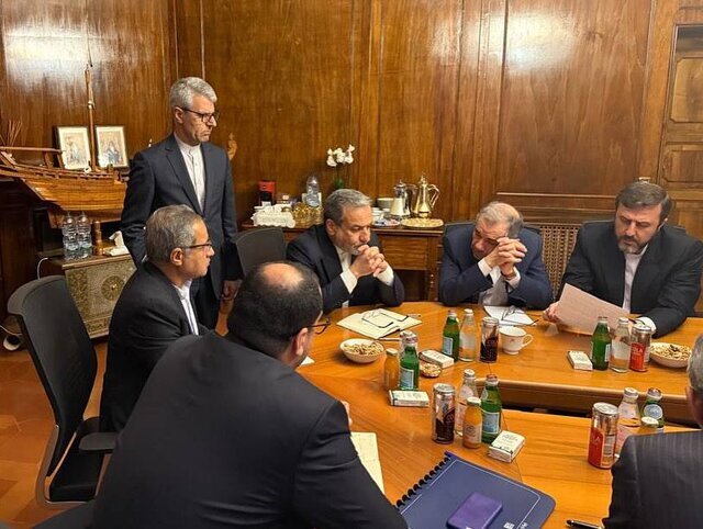 تحلیلی بر مذاکرات موازی ایران با اروپا در استانبول/ چهار پازلی که مذاکرات مسقط را تکمیل می کند