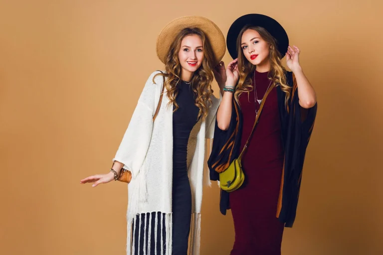 چگونه لباس کاری را با مو و ماکیاژ هماهنگ کنیم؟