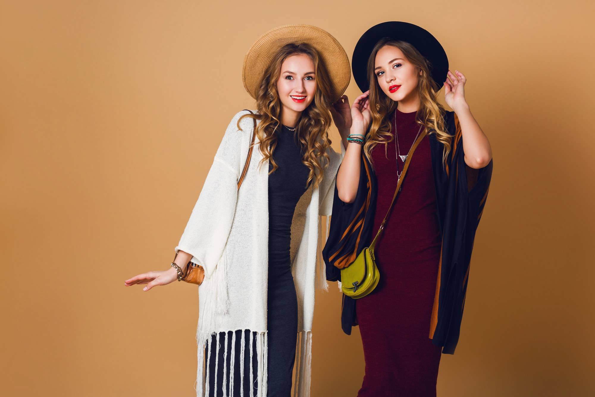 چگونه لباس کاری را با مو و ماکیاژ هماهنگ کنیم؟