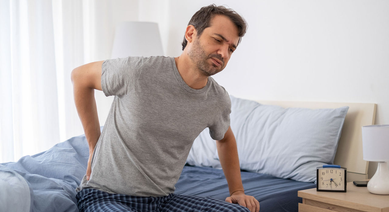 تفاوت دیسک کمر و فتق دیسک چیست؟ راهنمای تشخیص در خانه